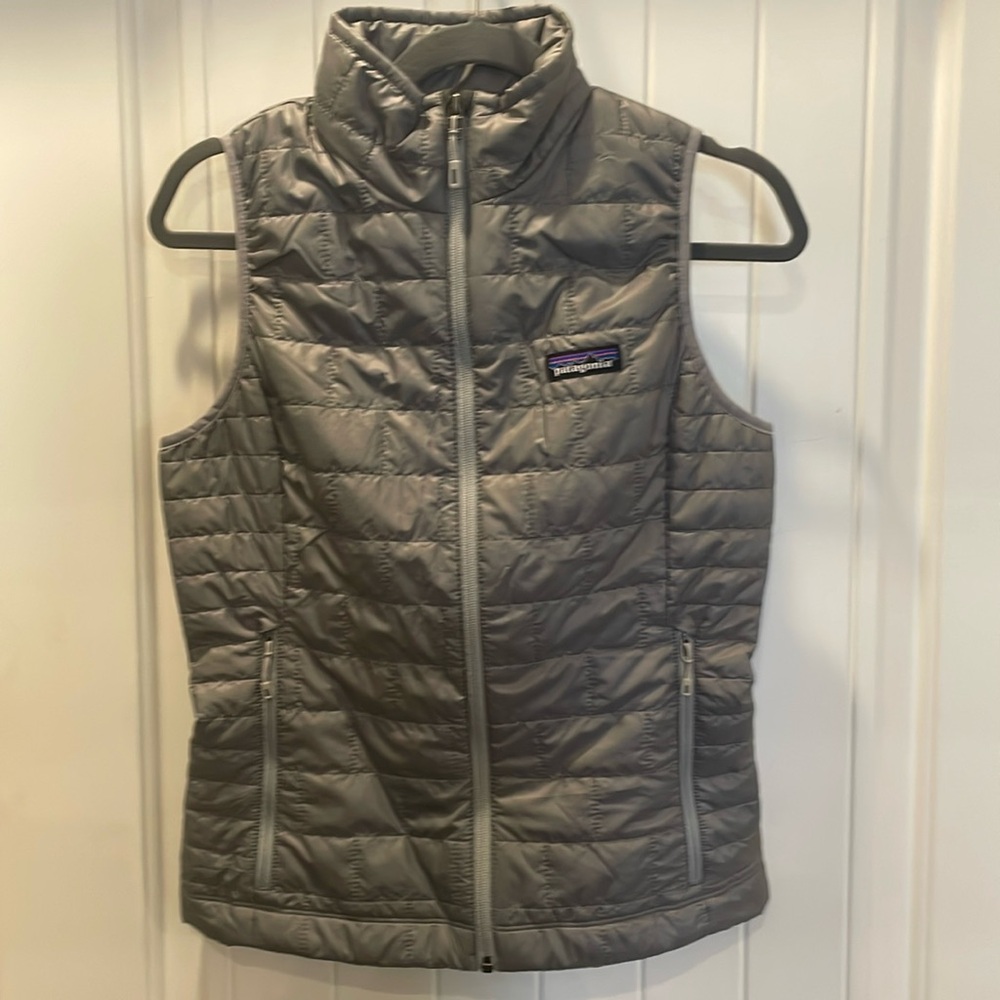 NWOT Patagonia Women’s Nano Puff Vest size XS